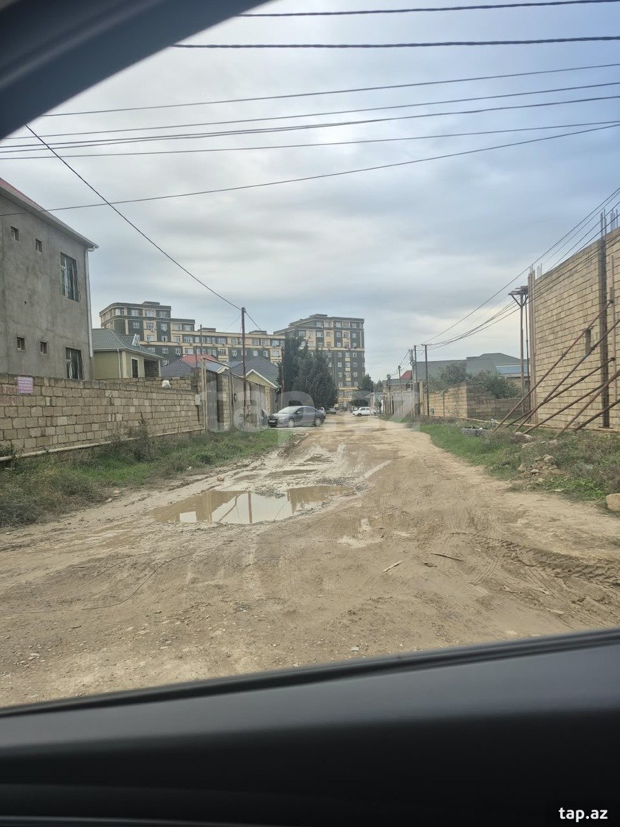 Torpaq satılır, Bakı
