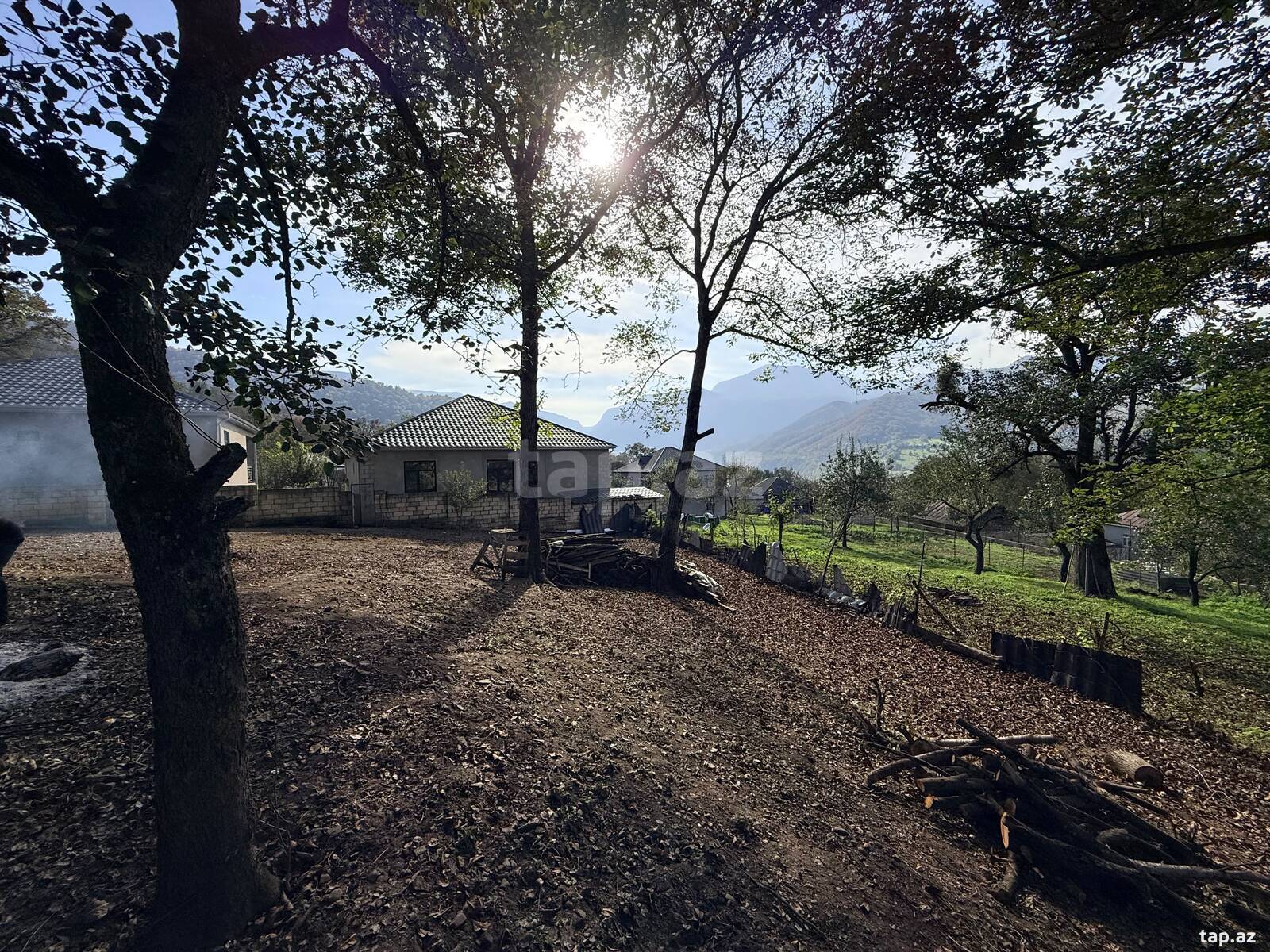 Torpaq satılır, Quba