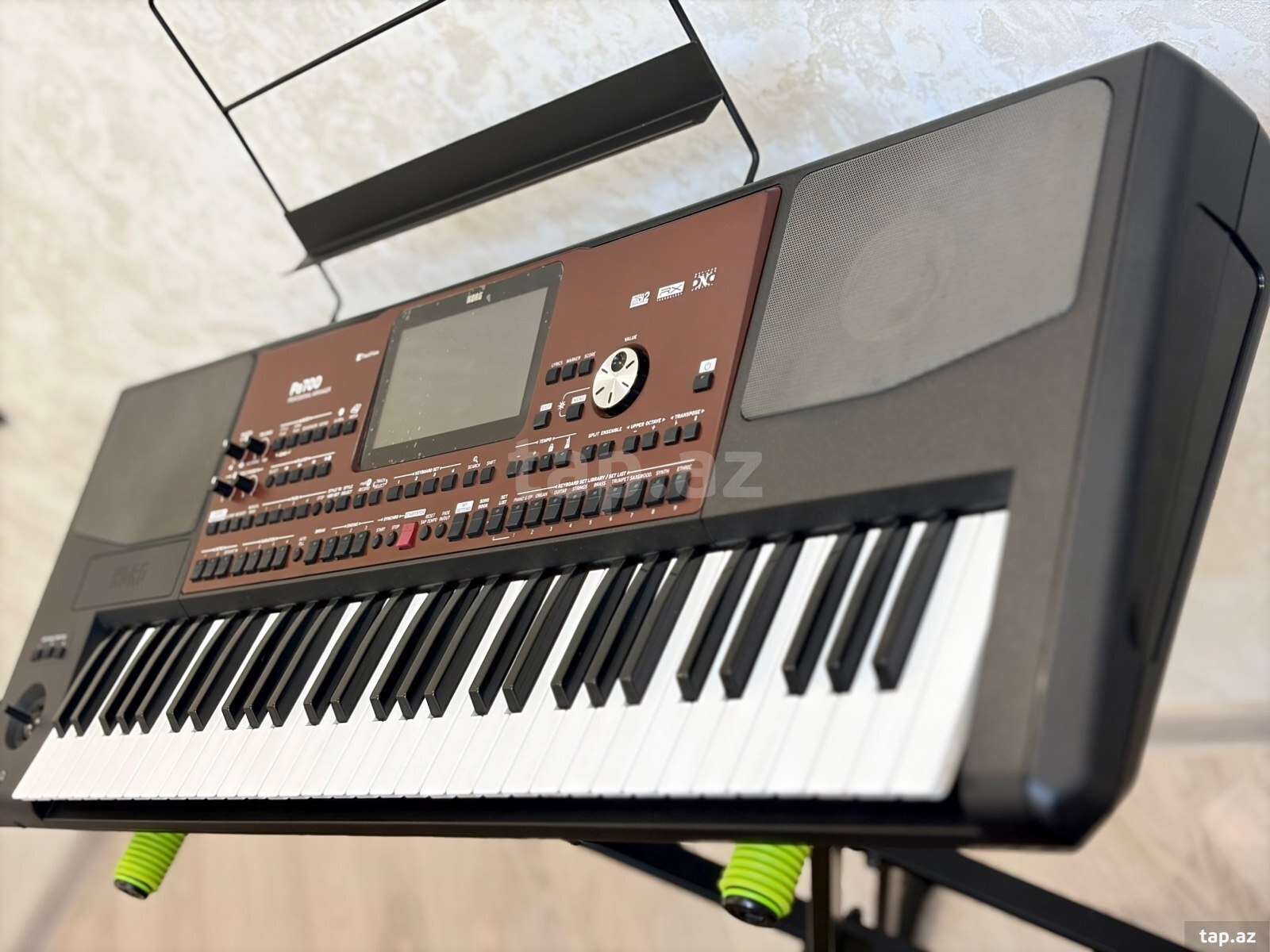 Sintezator Korg pa 700