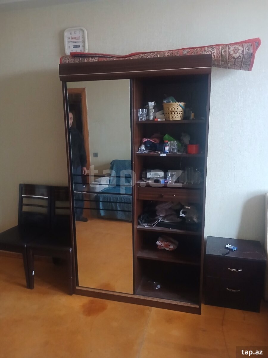 Dəhliz dolabı