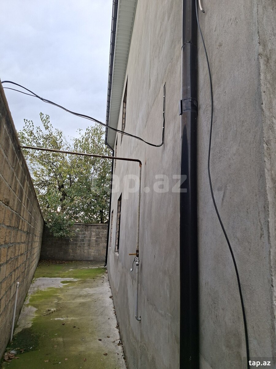 10 otaqlı həyət evi satılır, Şəki