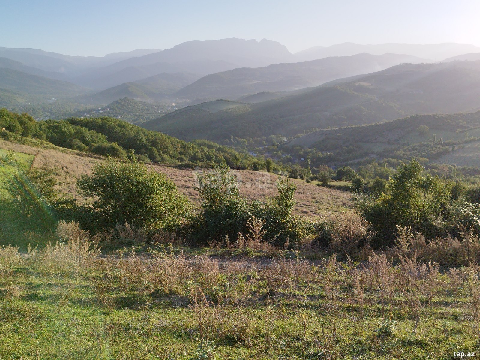 Torpaq satılır, Təngəaltı, Quba