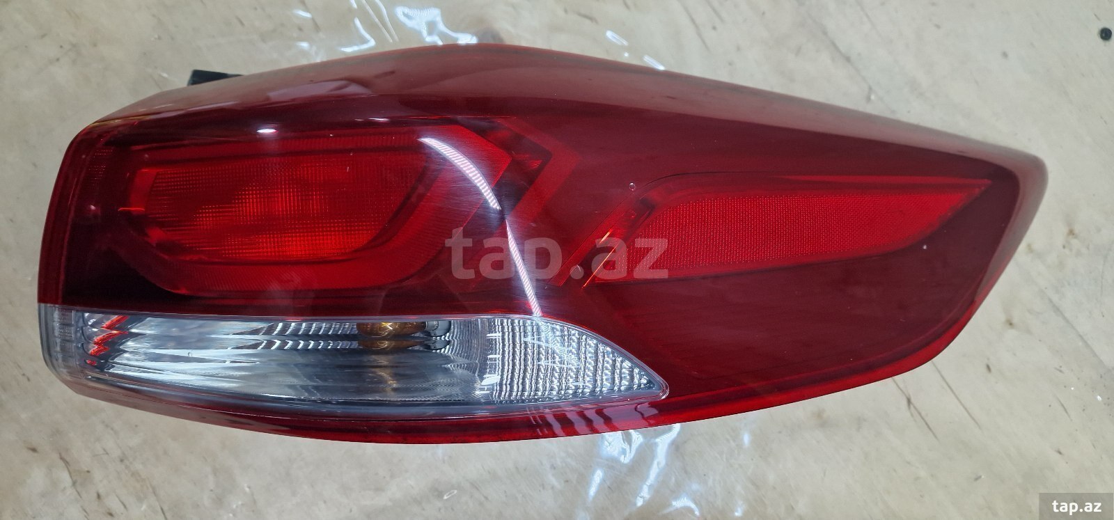 Hyundai Elantra arxa işığı