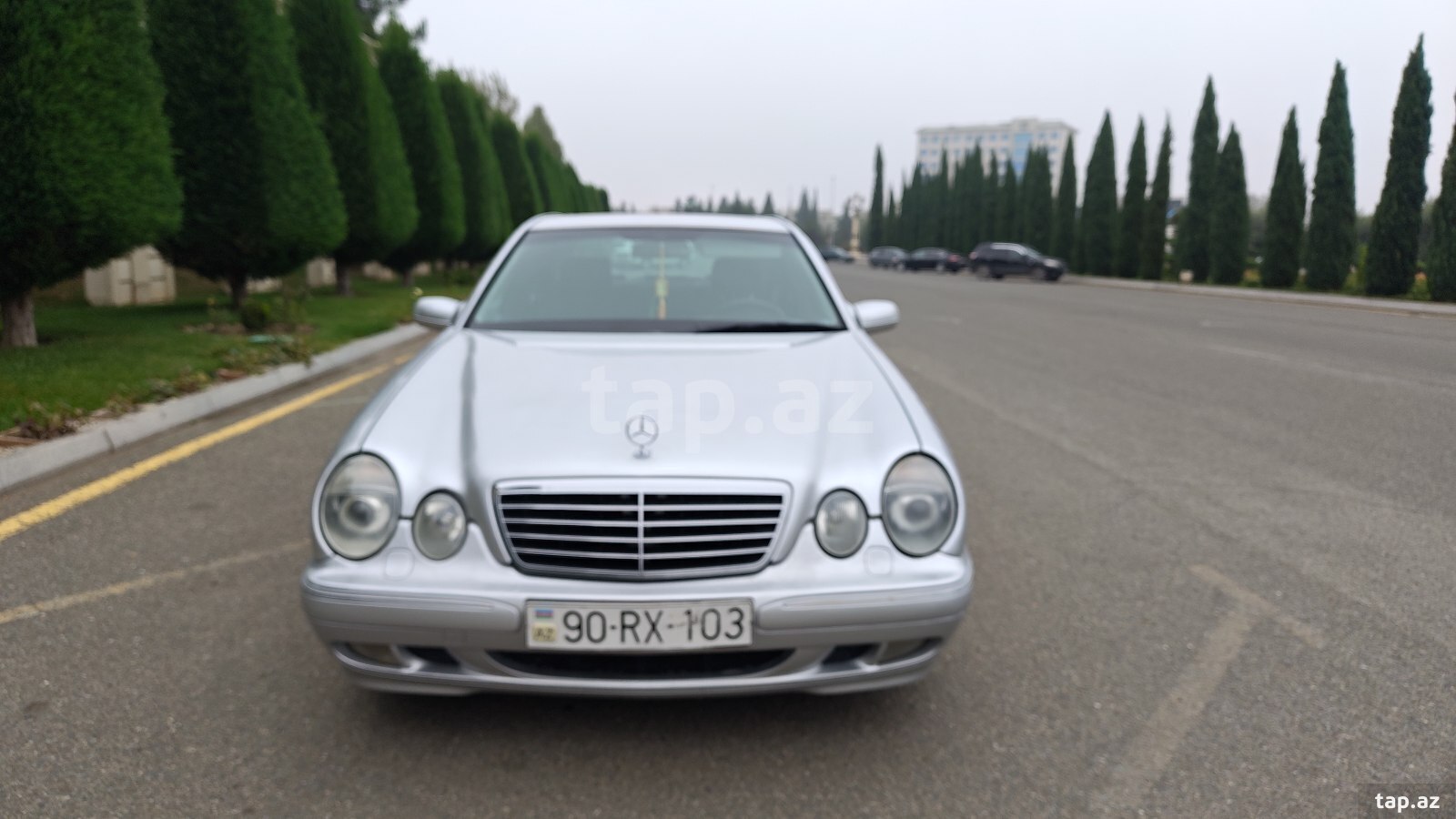 Mercedes E 200, 2000 il