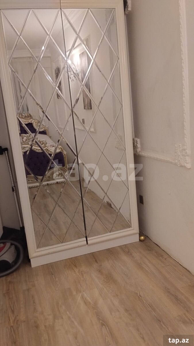 Dəhliz dolabı