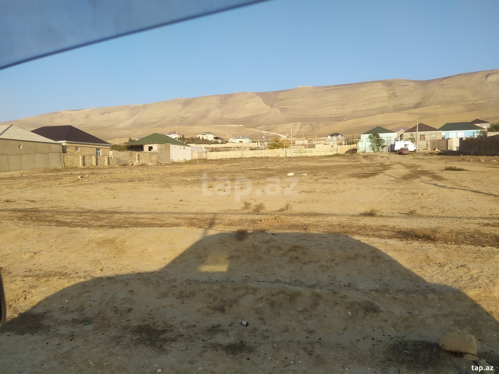 Torpaq satılır, Bakı