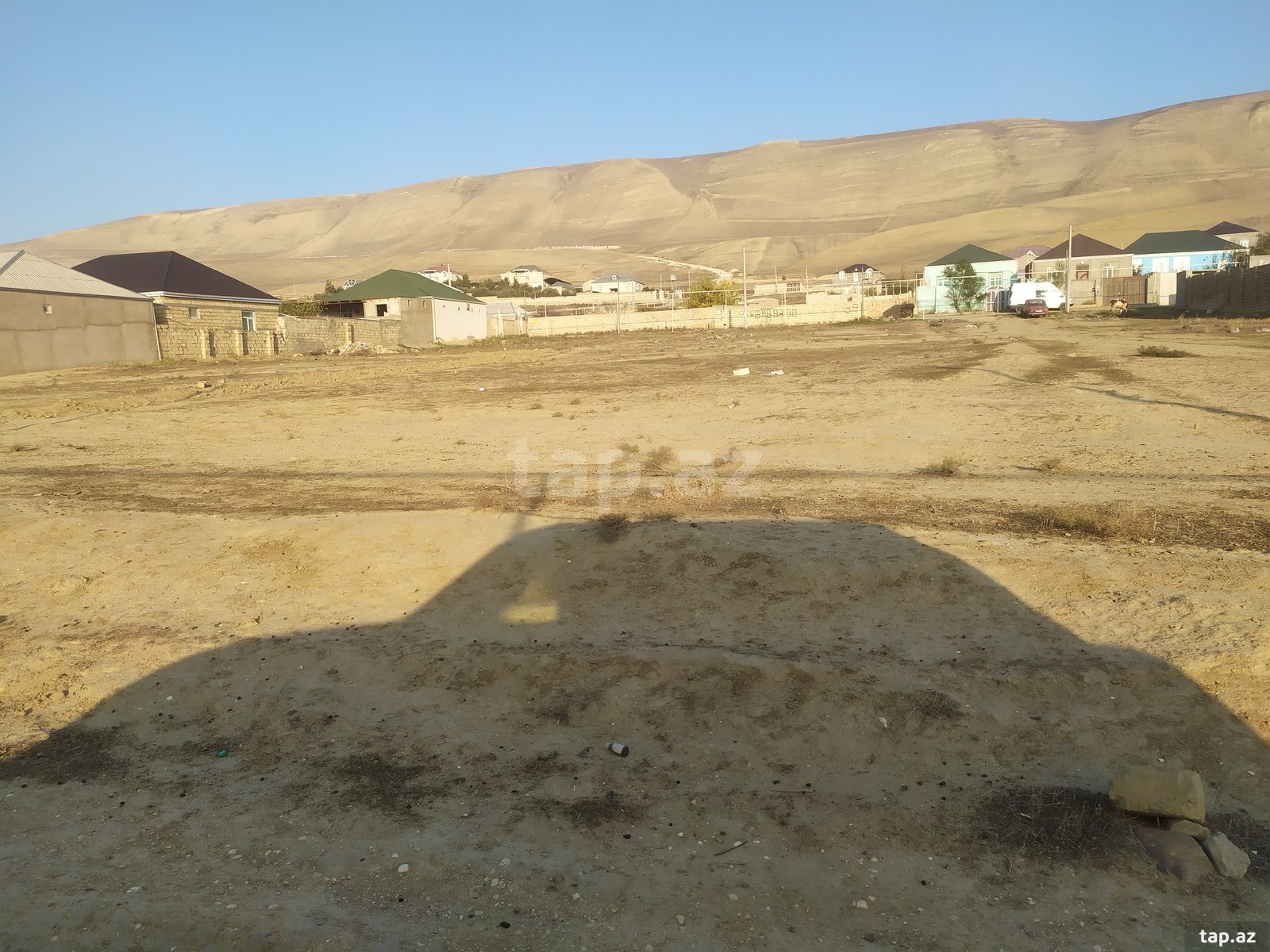 Torpaq satılır, Bakı