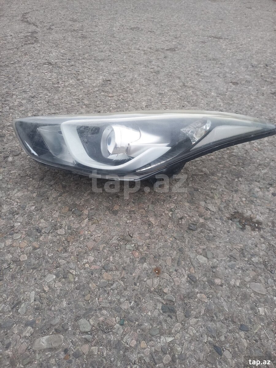 Hyundai Elantra farası