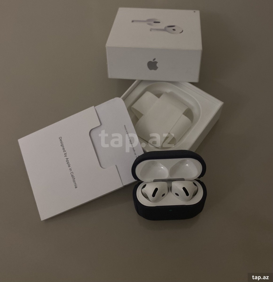 Apple AirPods 4 ANC (Aktiv səs-boğma)