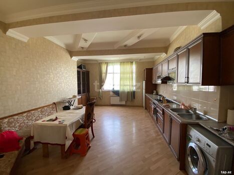 3-otaqlı yeni tikili kirayə verilir, S. Rüstəm küç. 18, 180 m²