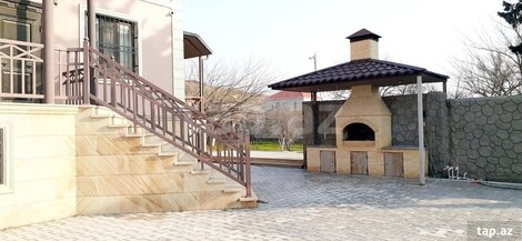 Bağ evi, Novxanı qəs.
