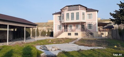 Bağ evi, Novxanı qəs.