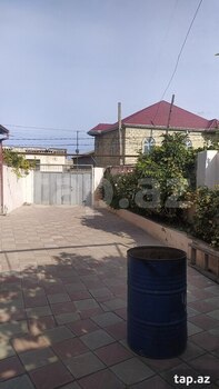 Həyət evi, Hökməli qəs.