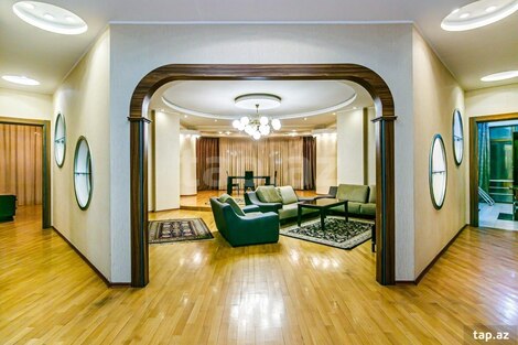 4-otaqlı yeni tikili kirayə verilir, R.Behbudov küç., 200 m²