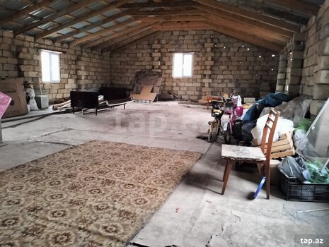 Həyət evi, Hökməli qəs.