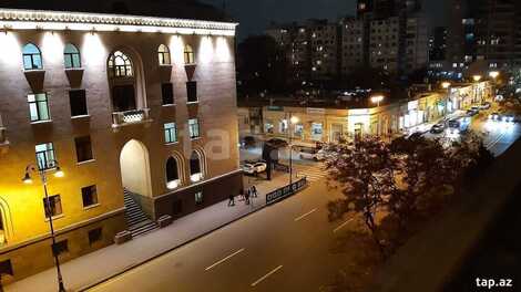 2-otaqlı mənzil kirayə verilir, 28 May küç., 70 m²