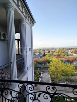 Bağ evi, Novxanı qəs.