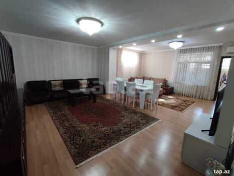 Həyət evi, 8 Noyabr pr.