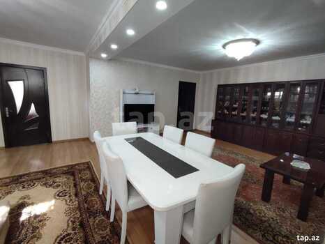 Həyət evi, 8 Noyabr pr.