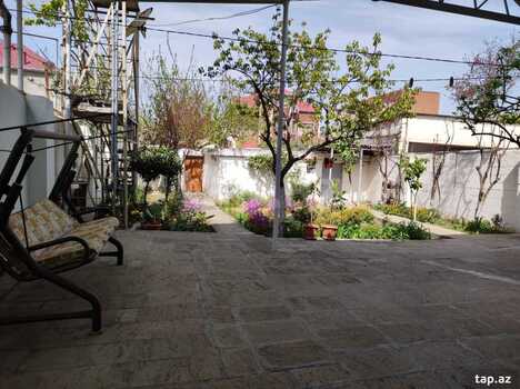 Həyət evi, 8 Noyabr pr.