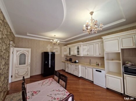 Villa, Saray qəs.