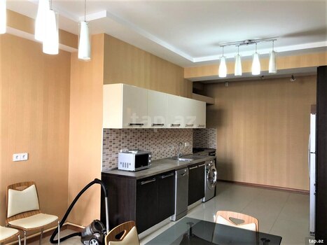 3-otaqlı yeni tikili kirayə verilir, Üzeyir Hacıbəyli küç., 190 m²
