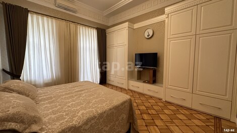5-otaqlı mənzil, Nizami küç., 250 m²