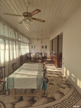 Bağ evi, Şəki ş.