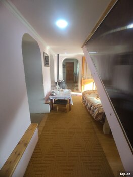 Bağ evi, Şəki ş.