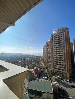 2-otaqlı yeni tikili, Moskva pr., 77 m²
