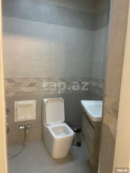 4-otaqlı yeni tikili, İnqlab küç., 191 m²