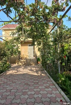 Həyət evi, Corat bağları.