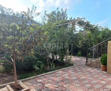 Həyət evi, Corat bağları.