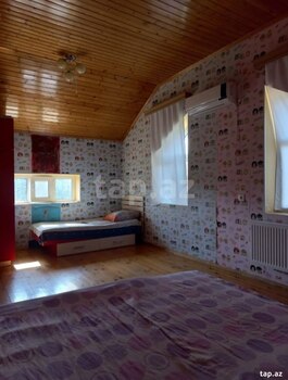 Həyət evi, Corat bağları.