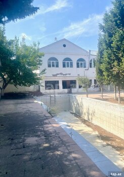 Bağ evi, Novxanı qəs.