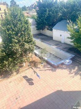 Bağ evi, Novxanı qəs.