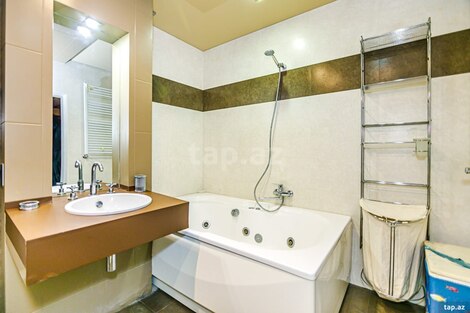 3-otaqlı yeni tikili kirayə verilir, 28 May m., 130 m²