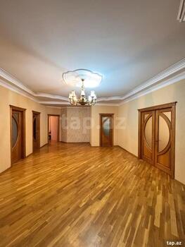 3-otaqlı yeni tikili, İnşaatçılar pr., 175 m²