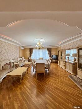 3-otaqlı yeni tikili, İnşaatçılar pr., 175 m²