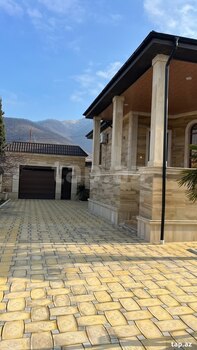 Villa, Qax r.
