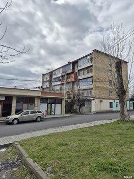 2-otaqlı mənzil, Şəki ş., 42 m²