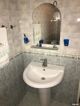 Bağ evi kirayə verilir, Novxanı qəs.