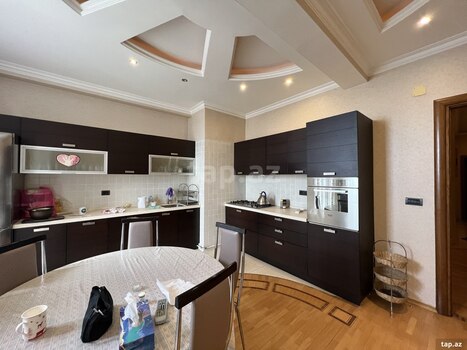4-otaqlı yeni tikili, Qutqaşınlı küç., 185 m²