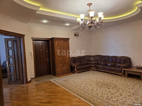 4-otaqlı yeni tikili, Kamal Rəhimov küç., 143 m²