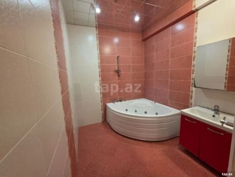 4-otaqlı yeni tikili, Kamal Rəhimov küç., 143 m²