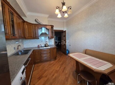 4-otaqlı yeni tikili, Kamal Rəhimov küç., 143 m²