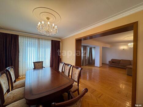 4-otaqlı yeni tikili, Məhəmməd Naxçıvani küç., 200 m²