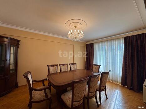 4-otaqlı yeni tikili, Məhəmməd Naxçıvani küç., 200 m²