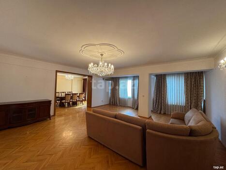 4-otaqlı yeni tikili, Məhəmməd Naxçıvani küç., 200 m²
