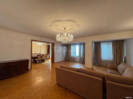 4-otaqlı yeni tikili, Məhəmməd Naxçıvani küç., 200 m²